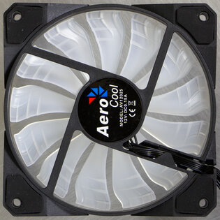 Для мощных и горячих: обзор Aerocool P7-L240