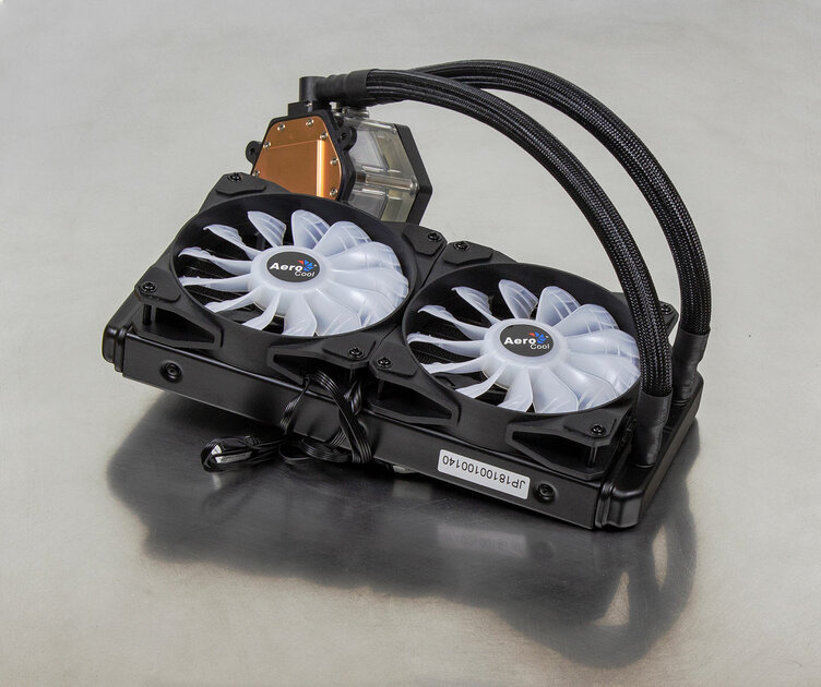 Для мощных и горячих: обзор Aerocool P7-L240