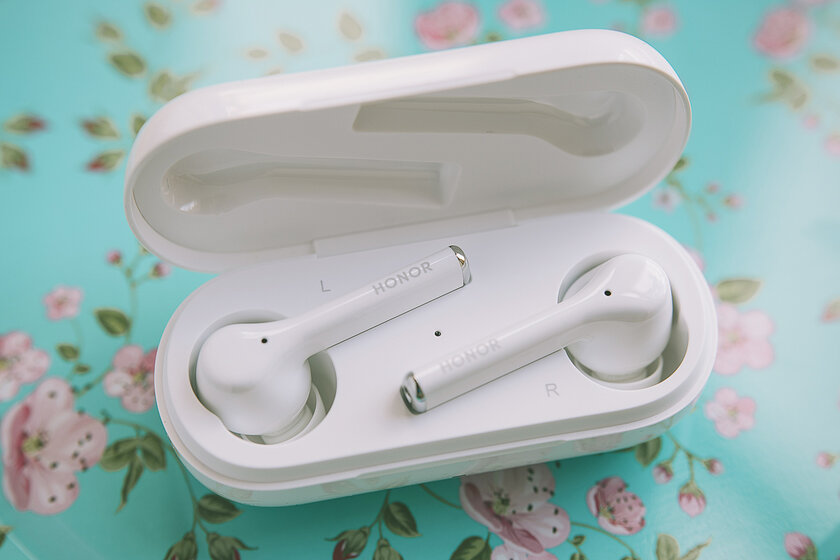 Обзор наушников HONOR Magic Earbuds. Не яблоком единым — Распаковываем и трогаем. 6