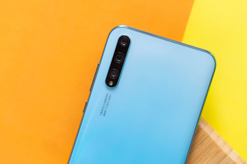 Обзор Huawei Y6p и Y8p: ярко, но скучно