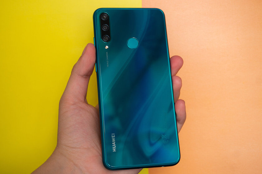 Обзор Huawei Y6p и Y8p: ярко, но скучно