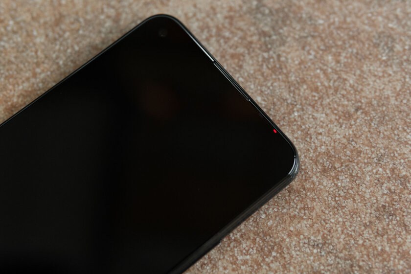 Обзор ZTE Blade V2020: средний класс в глянце