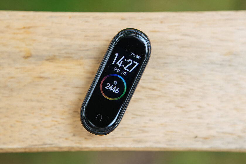 Уверены, что с NFC лучше? Обзор официального Xiaomi Mi Band 4 NFC для России