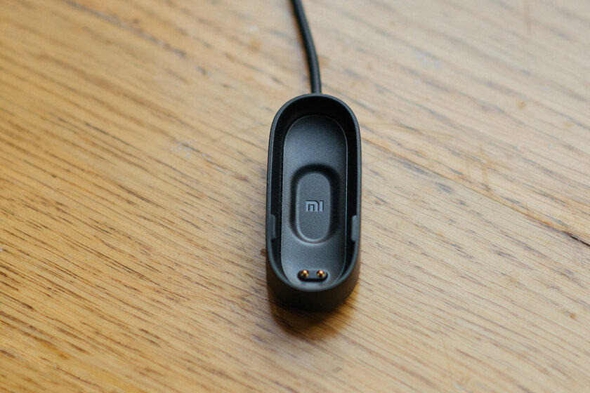 Уверены, что с NFC лучше? Обзор официального Xiaomi Mi Band 4 NFC для России