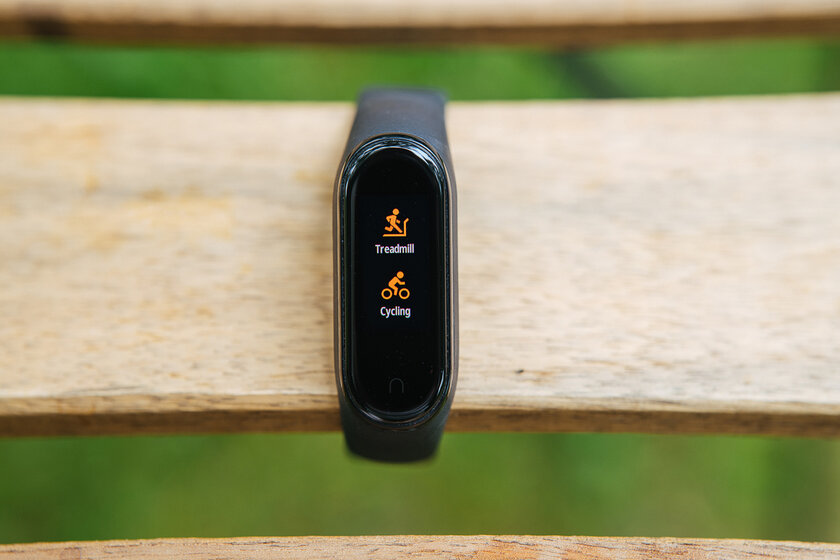 Уверены, что с NFC лучше? Обзор официального Xiaomi Mi Band 4 NFC для России