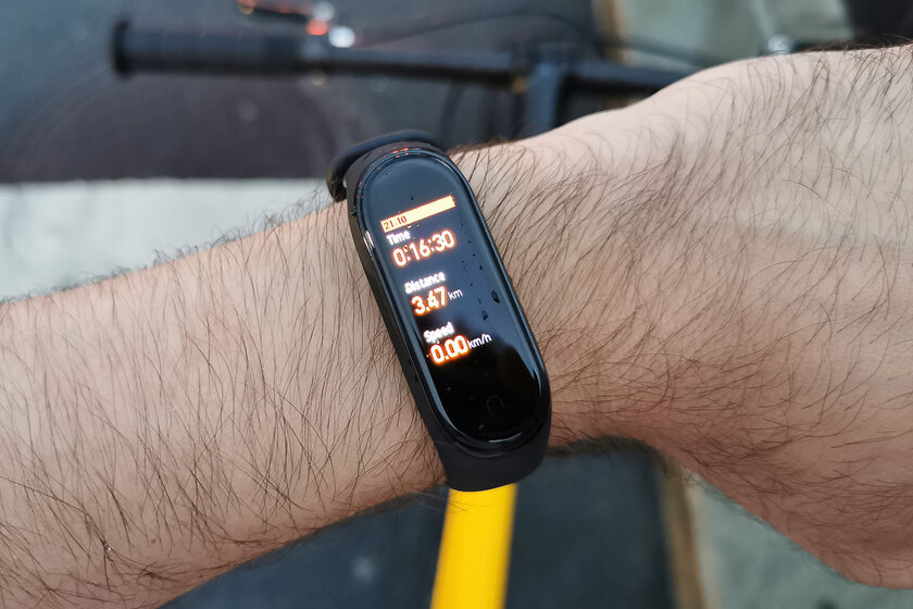 Уверены, что с NFC лучше? Обзор официального Xiaomi Mi Band 4 NFC для России