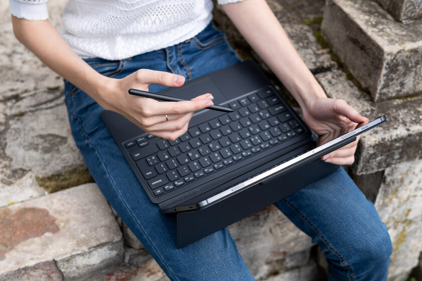 Первый взгляд на Samsung Galaxy Tab S7+: тонкие рамки и магнитный стилус