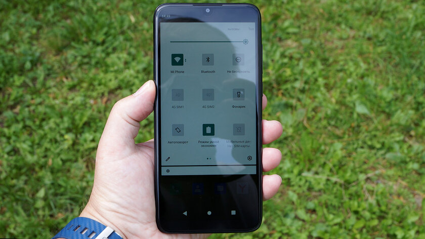 Обзор смартфона Philips Xenium S566: рабочая лошадка с хорошей автономностью