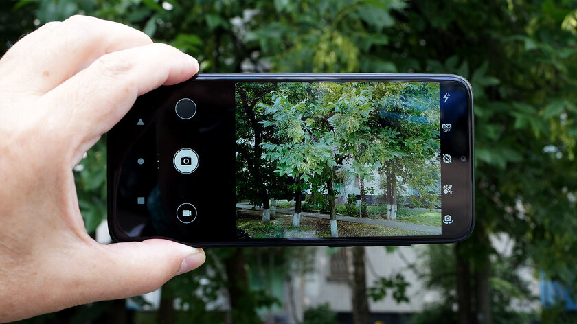 Обзор смартфона Philips Xenium S566: рабочая лошадка с хорошей автономностью