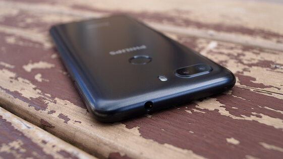 Обзор смартфона Philips Xenium S266: оптимум для повседневных задач