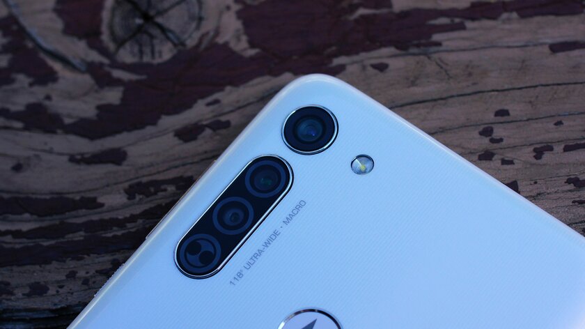 Обзор Motorola Moto G8: элегантный дизайн и невероятная автономность