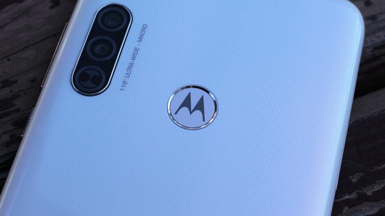 Обзор Motorola Moto G8: элегантный дизайн и невероятная автономность