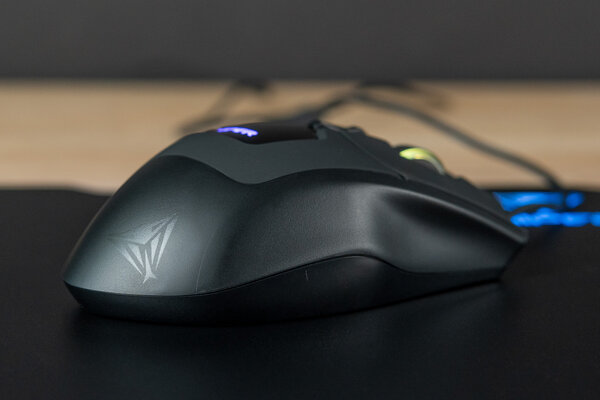 Обзор игрового комплекта Viper V570 и Gaming LED: много кнопок для RPG