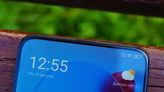Обзор Xiaomi POCO F2 Pro: смартфон с мощнейшим железом и необычным экраном