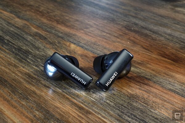 Huawei представила умные часы Watch GT 2 Pro и TWS-наушники FreeBuds Pro
