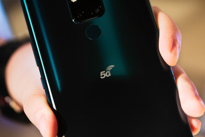 В 2021 году продажи смартфонов с 5G вырастут вдвое по сравнению с 2020 годом