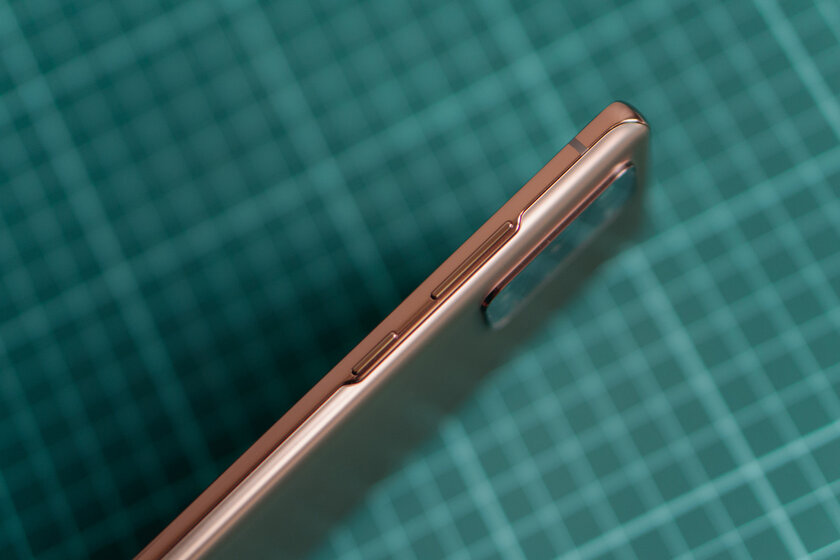 Обзор Samsung Galaxy Note20: шикарный дисплей с плоскими краями