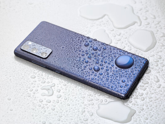 Упрощённый Galaxy S20 FE почти не отличается от флагмана и стоит дешевле