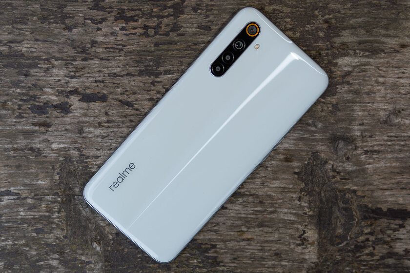 Обзор Realme 6s: геймерский MediaTek, 90 Гц, быстрая зарядка