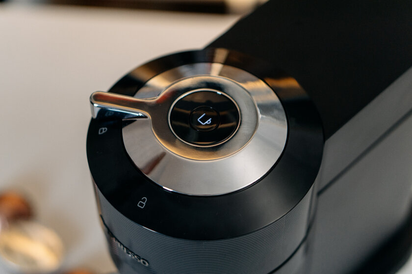 Кофемашина с одной единственной кнопкой. Тестируем Nespresso Vertuo Next