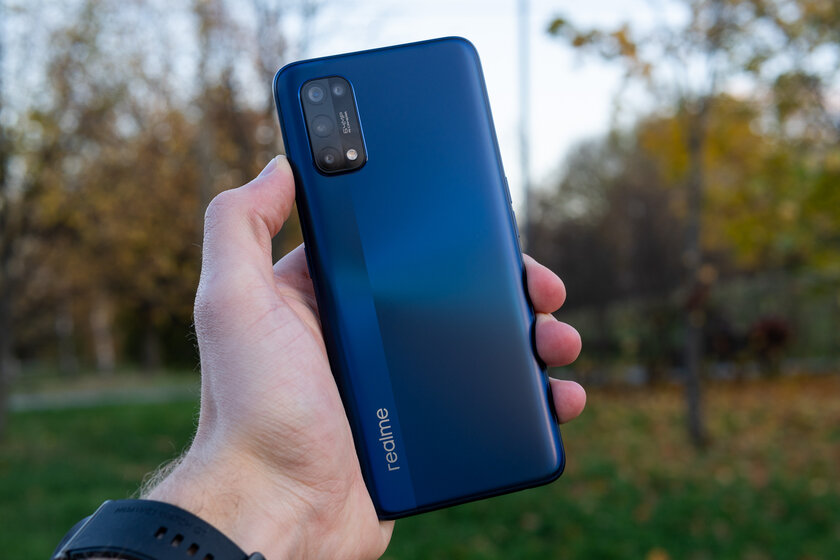 От 0% до 100% за 35 минут. Обзор Realme 7 Pro: интересный, нестыдный и за вменяемую цену