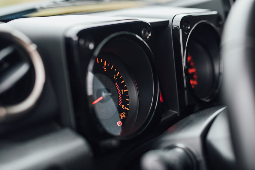 Тест-драйв Suzuki Jimny: компактный, красивый, но с небольшим запасом хода