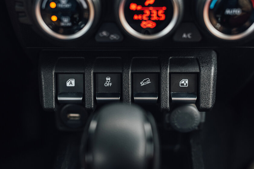 Тест-драйв Suzuki Jimny: компактный, красивый, но с небольшим запасом хода