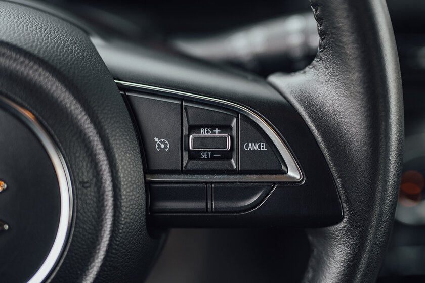 Тест-драйв Suzuki Jimny: компактный, красивый, но с небольшим запасом хода