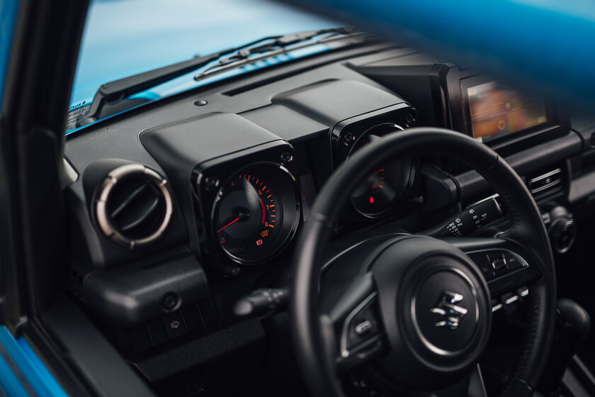 Тест-драйв Suzuki Jimny: компактный, красивый, но с небольшим запасом хода