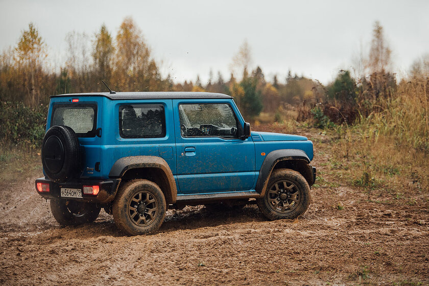 Тест-драйв Suzuki Jimny: компактный, красивый, но с небольшим запасом хода