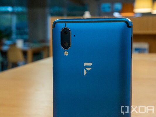 XDA Developers выпустили собственный смартфон на LineageOS