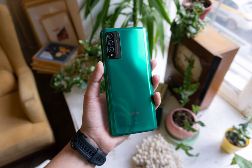 Обзор HONOR 10X Lite: 5000 мАч и 22,5-ваттная зарядка в комплекте