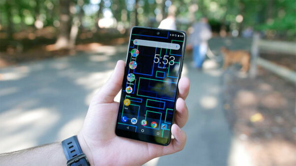 7 причин, почему провалился Essential Phone — смартфон от создателя Android