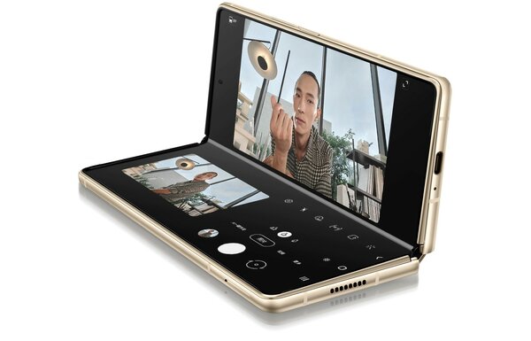 В Китае представили Samsung W21 5G — улучшенную версию Galaxy Z Fold2