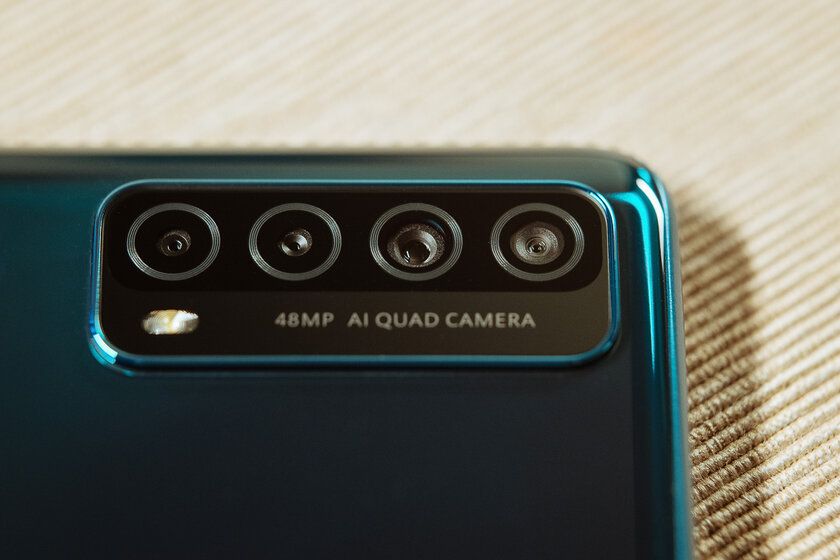 Похоже, новый король бюджетного рынка. Тестируем Huawei P smart 2021 с огромной батареей