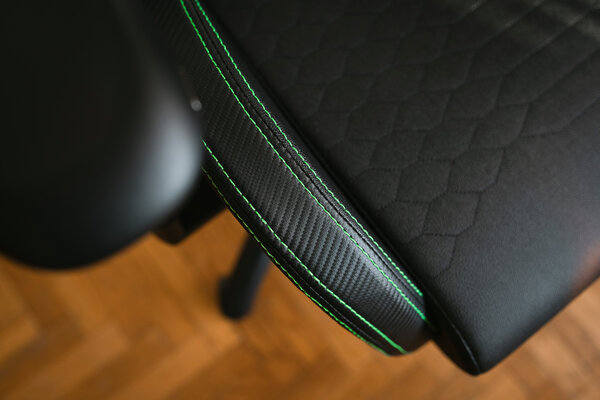 Сидел весь день, а спина не затекла. Обзор кресла Razer Iskur