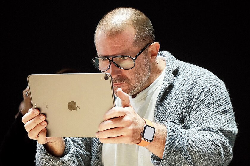 Бывший главный дизайнер Apple Джони Айв может возглавить Ferrari