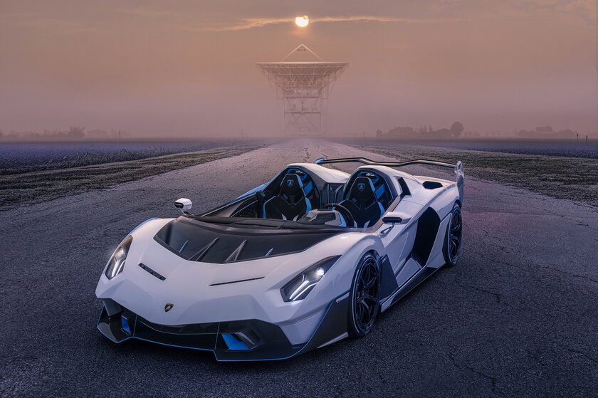 Lamborghini выпустила уникальный автомобиль без крыши и лобового стекла