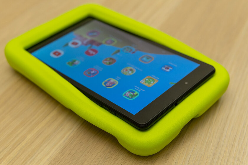 Обзор планшета для детей Galaxy Tab A 8.0 Kids Edition: противоударный и надёжный — Распаковка и первый взгляд. 3
