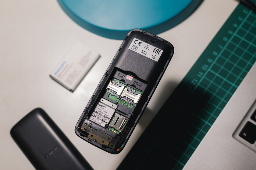 Обзор Philips Xenium E117: компактный, удобный и с «автономным» FM-радио