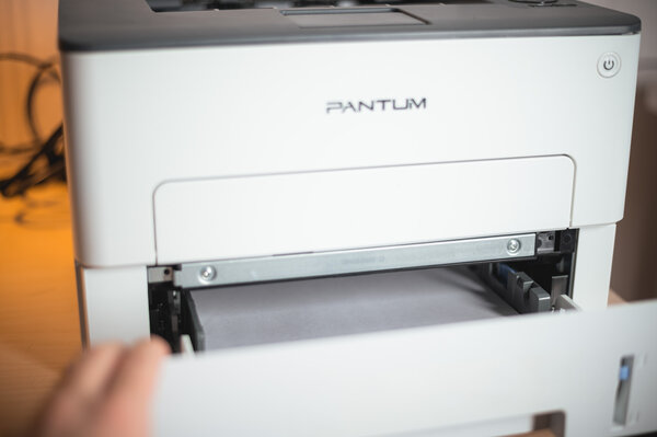 Обзор принтера Pantum P3300DN: картриджи с удобной заправкой
