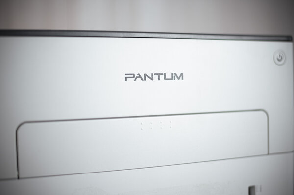 Обзор принтера Pantum P3300DN: картриджи с удобной заправкой