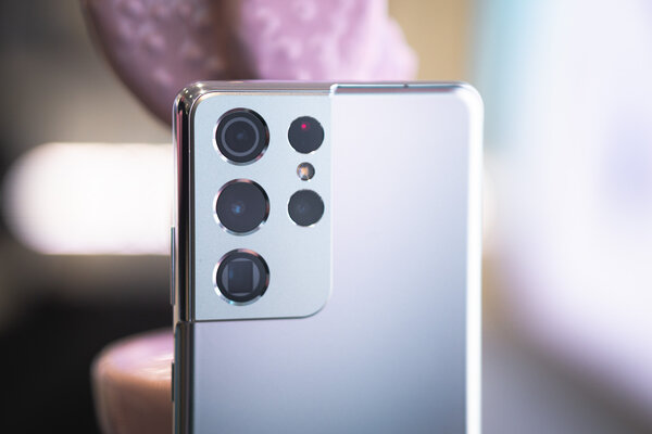Пощупал флагманы Galaxy S21 и выделил 4 особенности, которыми будут хвастаться их владельцы