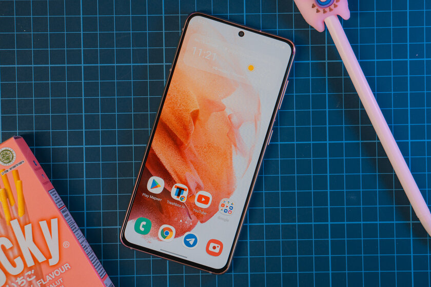 Обзор Samsung Galaxy S21: компактный, пластиковый и обновлённый