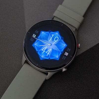 Обзор умных часов Amazfit GTR 2e: именно такие, какими их ждали