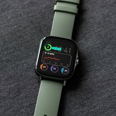 Четыре причины за и всего одна против: опыт использования Amazfit GTS 2e