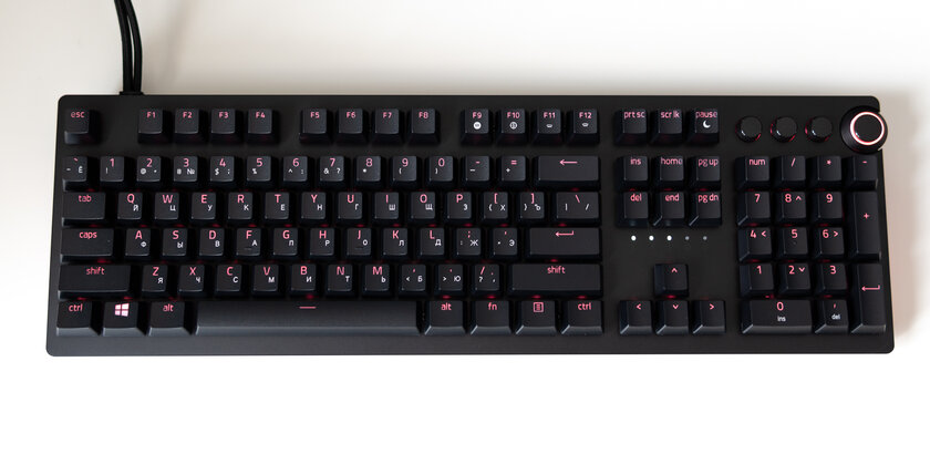 Обзор Razer Huntsman V2 Analog: распознаёт силу нажатия