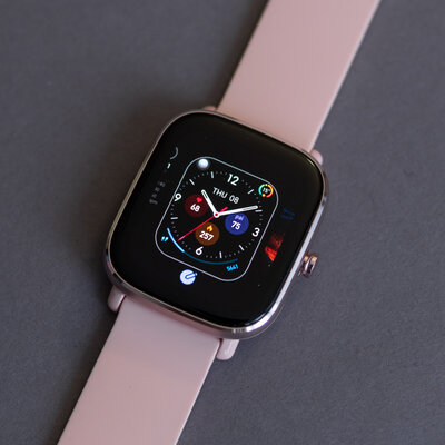 Обзор Amazfit GTS 2 mini: яркие миниатюрные часы с несколькими недостатками