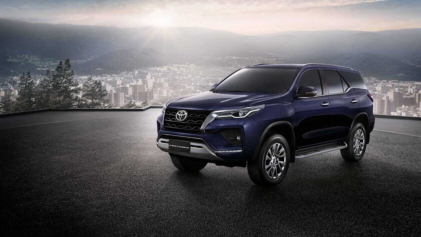 Toyota массово отзывает внедорожники в России: у тысяч авто обнаружены проблемы с тормозами