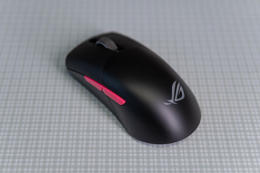 Обзор ASUS ROG Keris Wireless: новая асимметричная форма с топовым железом